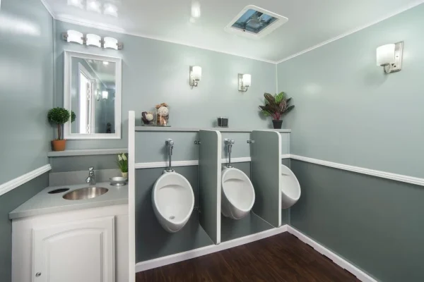 10-Stall Large Satellite Suites Restroom Trailer