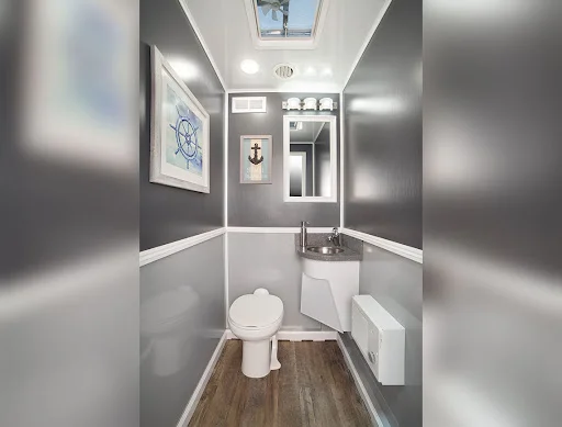 4-Stall Satellite Spa Bathroom Trailer
