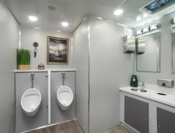 8-Stall Satellite Suites Restroom Trailer
